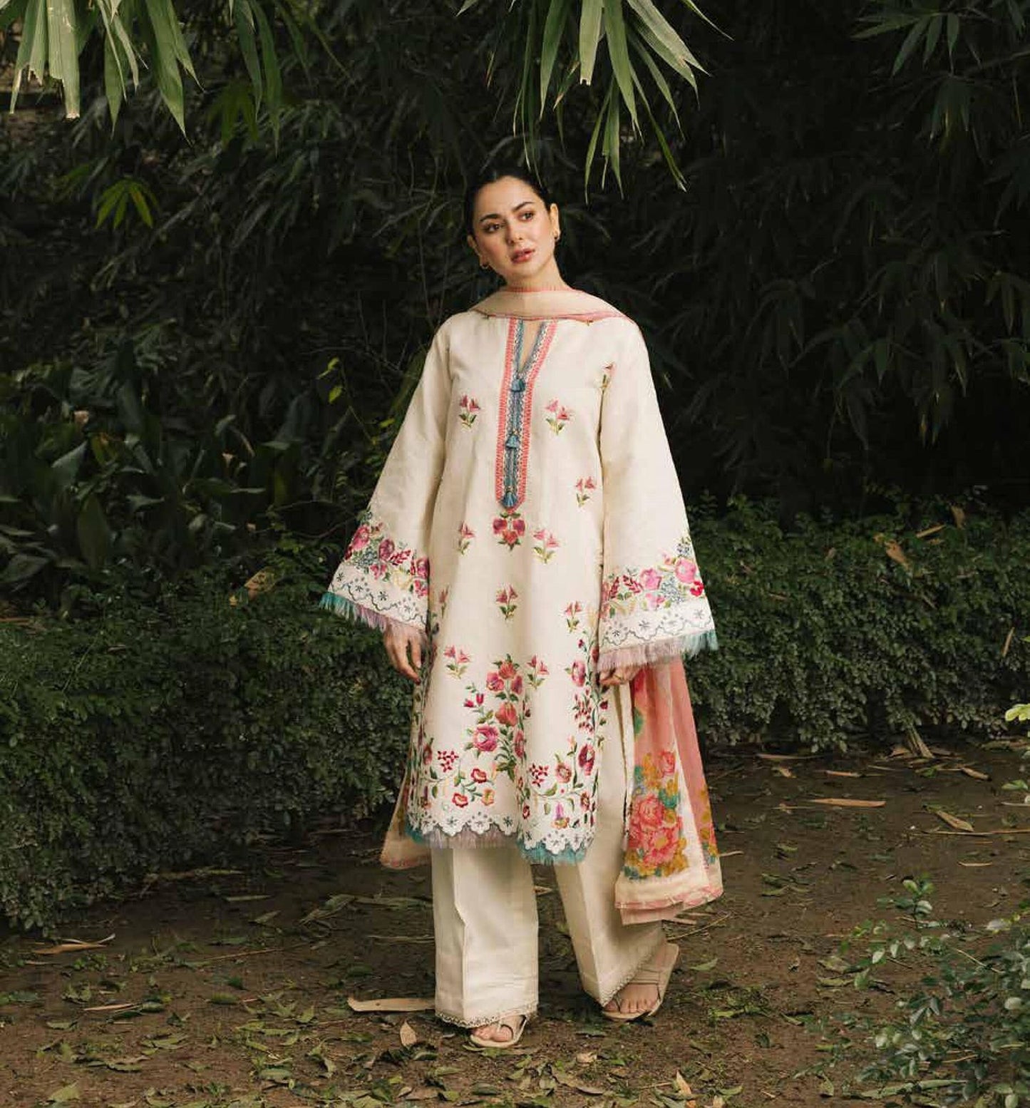 Zara Shahjhan Embroidered Lawn 3-Piece Suit with Voil Lawn Printed Dupatta