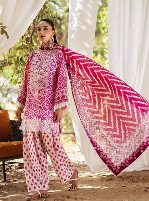 Zainab Chottani Lawn 3-Piece Suit with Heavy Embroidery and Digital Printed Voil Lawn Dupatta