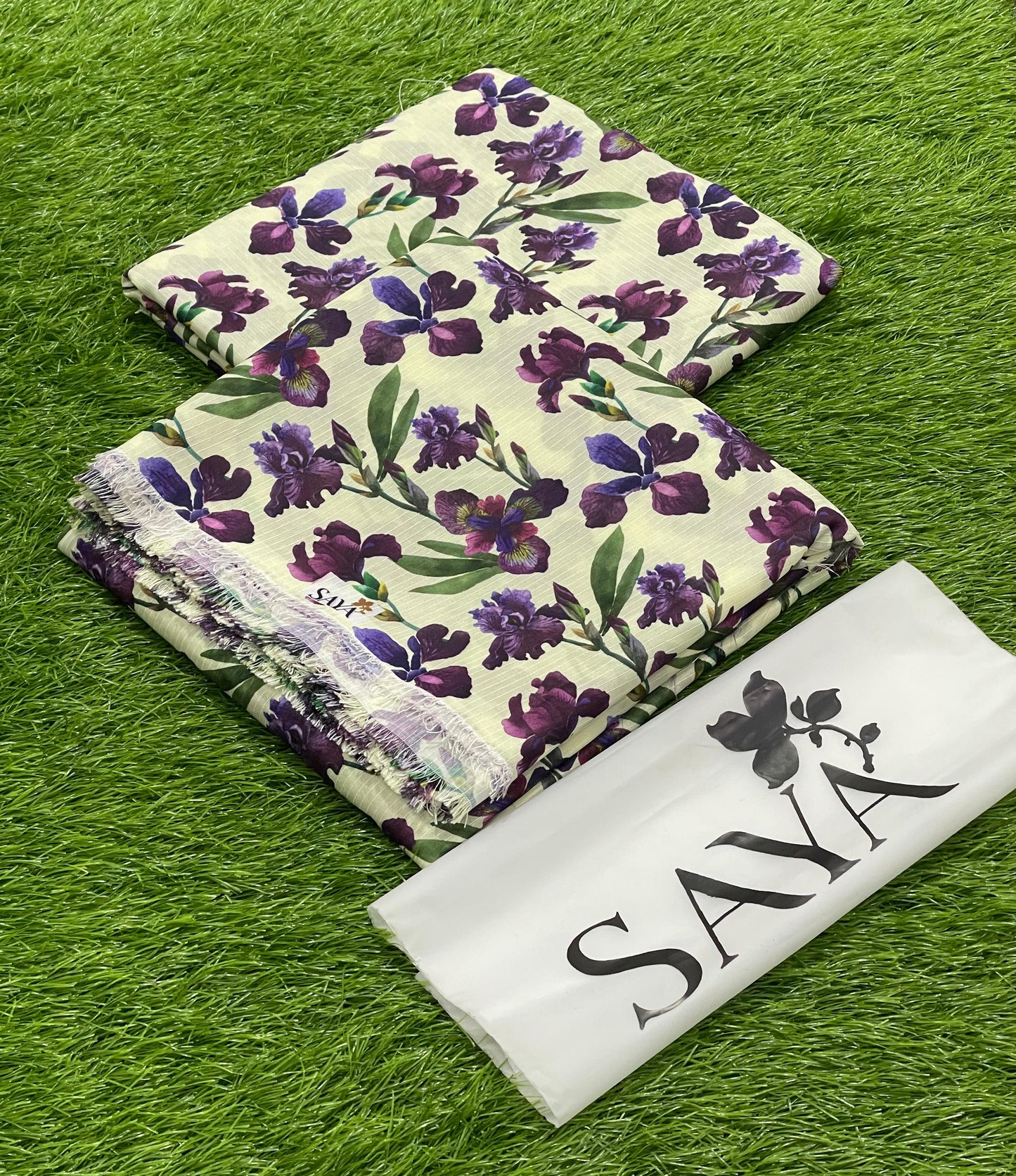 Now SAYA Bana Doria Lawn Collection